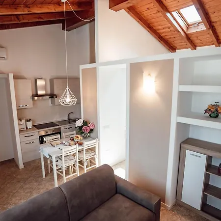 Corte Isabel New Garda Appartement Costermano